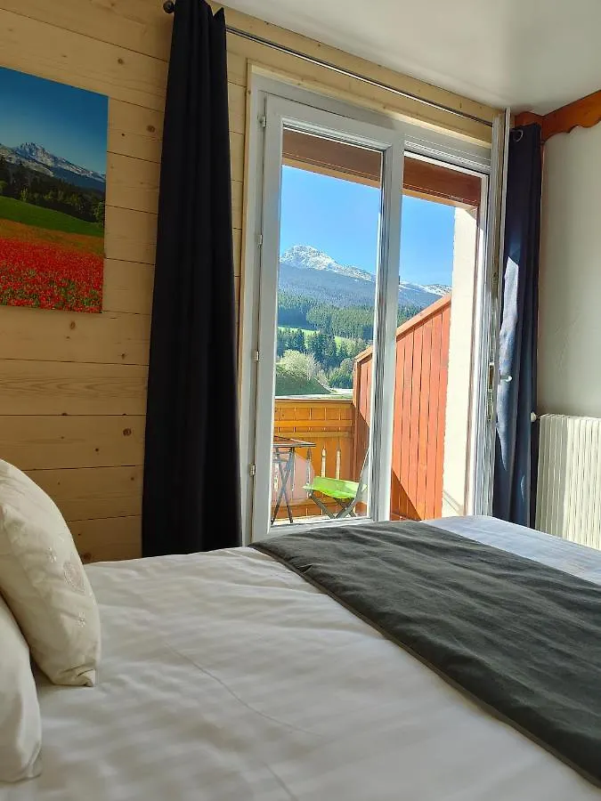 Logis Hotel Les Playes Villard-de-Lans 3*,